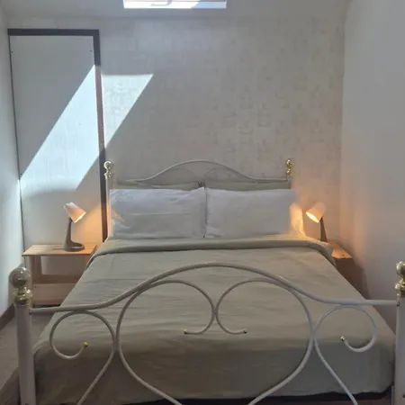 La Maison Neuve * Madré